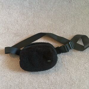 LOLE Black Fleece Belt Bag